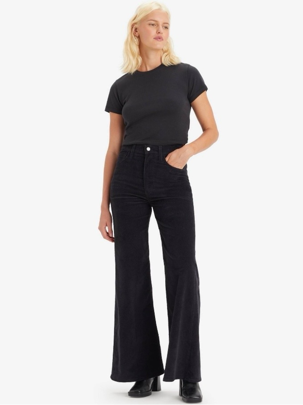 NEW Levi’s Ribcage Bell Black Corduroy High Rise Jeans size 28